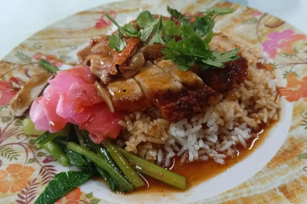 ข้าวหน้าเป็ด หมูกรอบ ขาหมูเชียงกง ลาดพร้าว 101